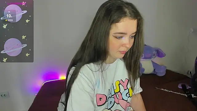 Snapshot of Alice_next_door chatting on September 21, 2025, 10:31 am Alice next door online show from September 21, 2025, 10:31 am