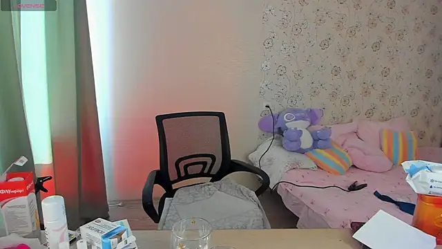 Snapshot of Alice_next_door chatting on April 17, 2026, 10:51 am Alice next door online show from April 17, 2026, 10:51 am