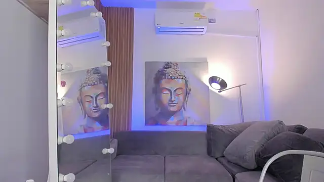 Snapshot of cinnia_ chatting on February 25, 2026, 10:59 am cinnia online show from February 25, 2026, 10:59 am