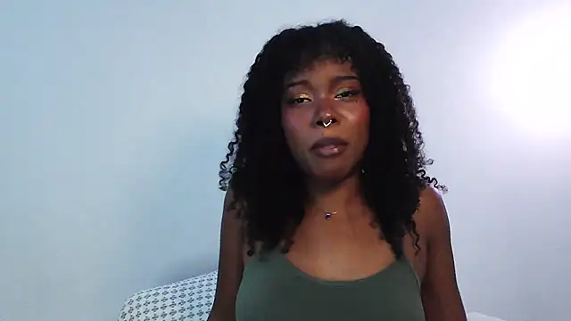 Snapshot of SparklingSoleil chatting on October 5, 2025, 9:27 pm SparklingSoleil online show from October 5, 2025, 9:27 pm