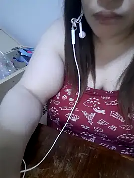 Snapshot of Madam-bezoul- chatting on December 1, 2025, 3:18 am Madam-bezoul- online show from December 1, 2025, 3:18 am