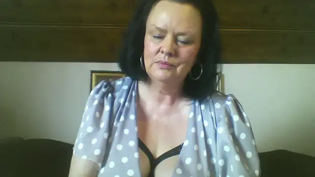 Snapshot of TiffanyMature chatting on September 12, 2025, 2:06 pm TiffanyMature online show from September 12, 2025, 2:06 pm