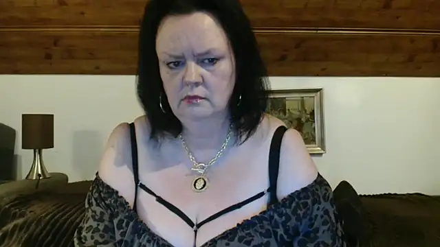 Snapshot of TiffanyMature chatting on September 30, 2025, 8:37 pm TiffanyMature online show from September 30, 2025, 8:37 pm
