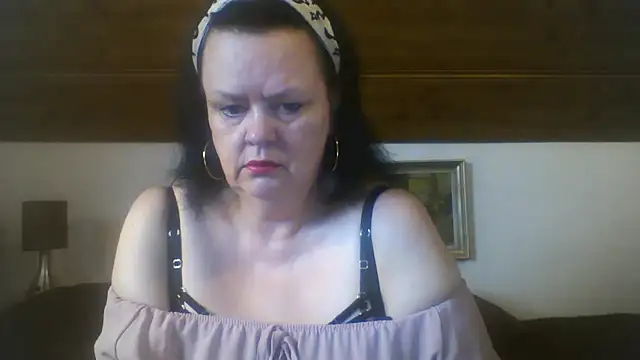 Snapshot of TiffanyMature chatting on September 22, 2025, 7:58 am TiffanyMature online show from September 22, 2025, 7:58 am