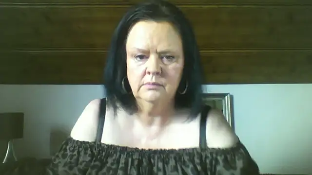 Snapshot of TiffanyMature chatting on September 15, 2025, 7:20 am TiffanyMature online show from September 15, 2025, 7:20 am