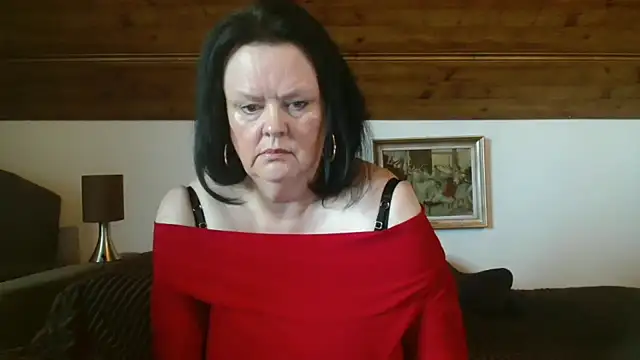 Snapshot of TiffanyMature chatting on October 15, 2025, 8:33 am TiffanyMature online show from October 15, 2025, 8:33 am