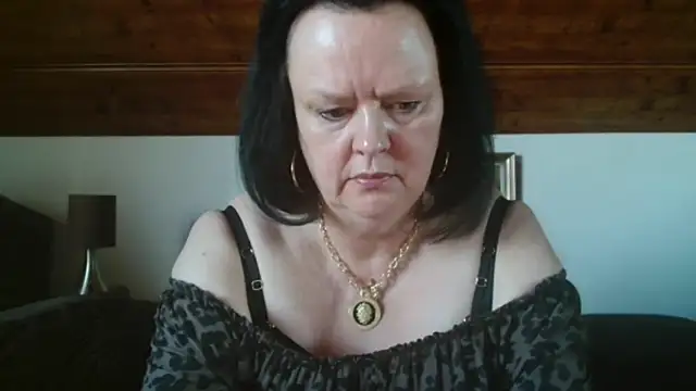 Snapshot of TiffanyMature chatting on September 27, 2025, 8:42 am TiffanyMature online show from September 27, 2025, 8:42 am