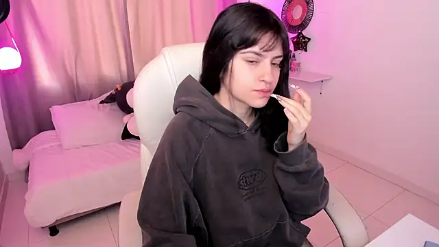 kurito  online show from September 15, 2025, 11:32 am