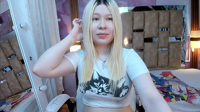 Melody Lolii online show from December 22, 2025, 6:08 pm