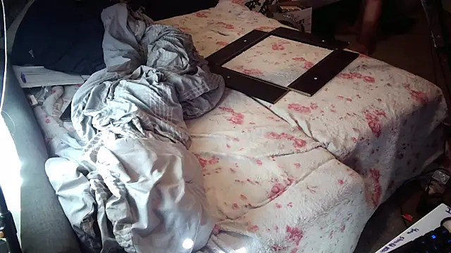 Snapshot of PremiumKitty chatting on October 16, 2025, 8:50 pm PremiumKitty online show from October 16, 2025, 8:50 pm