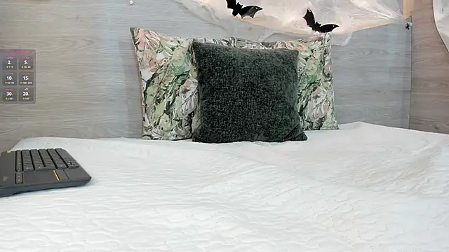 Snapshot of katia_cute chatting on October 23, 2025, 12:15 pm katia cute online show from October 23, 2025, 12:15 pm