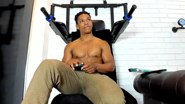 ItaloMoore online show from March 2, 2026, 1:07 pm