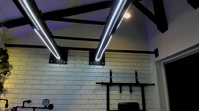 ItaloMoore online show from October 25, 2025, 11:53 am