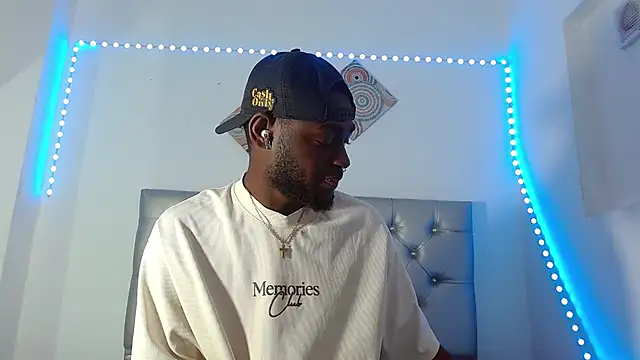 eebony stallion online show from November 21, 2025, 6:40 pm