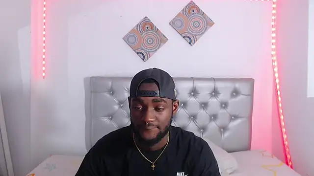 Snapshot of eebony_stallion chatting on December 18, 2025, 7:50 pm eebony stallion online show from December 18, 2025, 7:50 pm