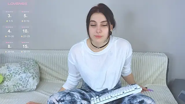 Snapshot of arcane_doll chatting on November 19, 2025, 5:29 am arcane doll online show from November 19, 2025, 5:29 am