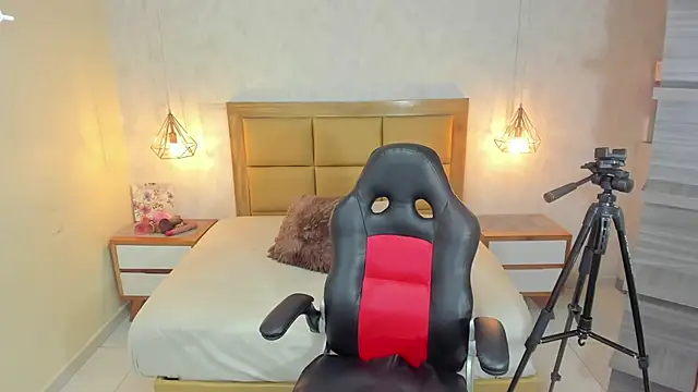 MELISSAROUGE online show from November 20, 2025, 7:36 pm