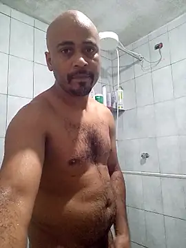 reisloko online show from October 14, 2025, 9:36 pm