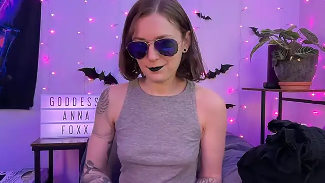 mistressannafoxx online show from November 18, 2025, 10:13 pm