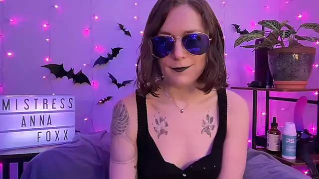 mistressannafoxx online show from November 3, 2025, 6:22 pm