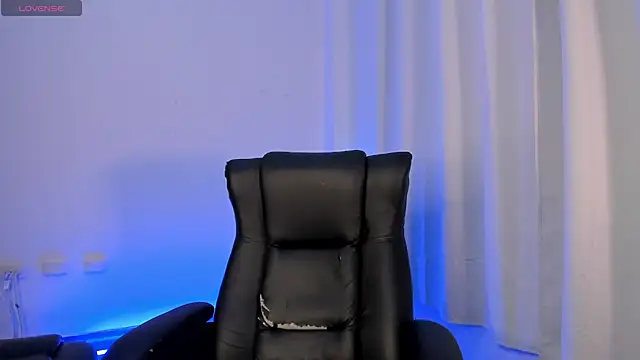 Snapshot of nathan_blake chatting on November 12, 2025, 8:45 pm nathan blake online show from November 12, 2025, 8:45 pm