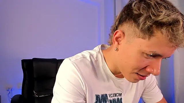 Snapshot of nathan_blake chatting on November 13, 2025, 11:08 pm nathan blake online show from November 13, 2025, 11:08 pm