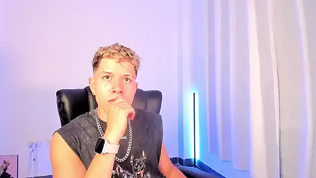 Snapshot of nathan_blake chatting on November 25, 2025, 7:47 pm nathan blake online show from November 25, 2025, 7:47 pm