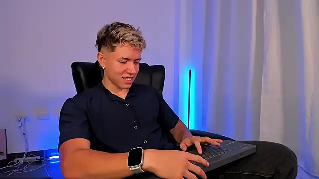 Snapshot of nathan_blake chatting on November 9, 2025, 5:17 pm nathan blake online show from November 9, 2025, 5:17 pm