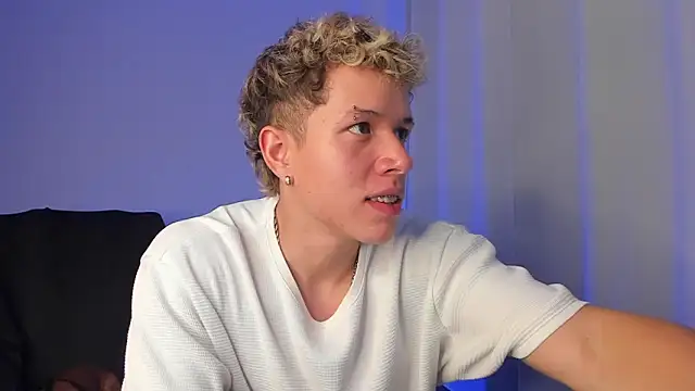 Snapshot of nathan_blake chatting on December 17, 2025, 7:19 pm nathan blake online show from December 17, 2025, 7:19 pm