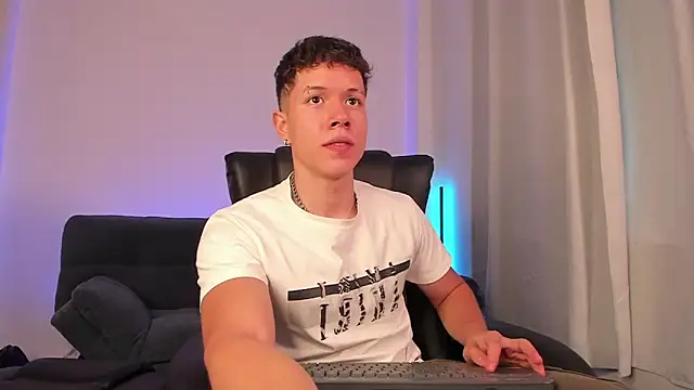 Snapshot of nathan_blake chatting on September 30, 2025, 9:32 pm nathan blake online show from September 30, 2025, 9:32 pm