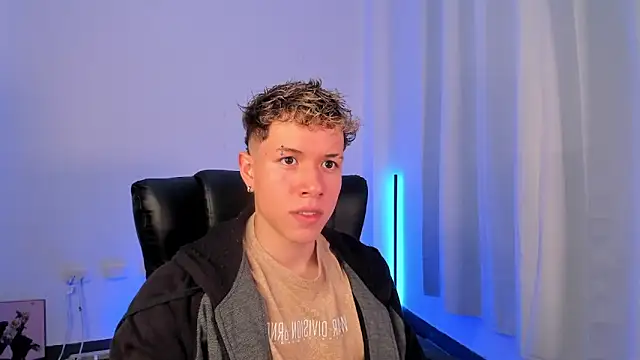 Snapshot of nathan_blake chatting on November 27, 2025, 7:14 pm nathan blake online show from November 27, 2025, 7:14 pm