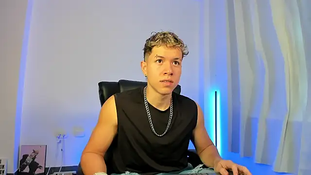 Snapshot of nathan_blake chatting on November 30, 2025, 3:57 pm nathan blake online show from November 30, 2025, 3:57 pm