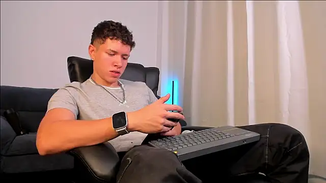 Snapshot of nathan_blake chatting on October 2, 2025, 8:12 pm nathan blake online show from October 2, 2025, 8:12 pm