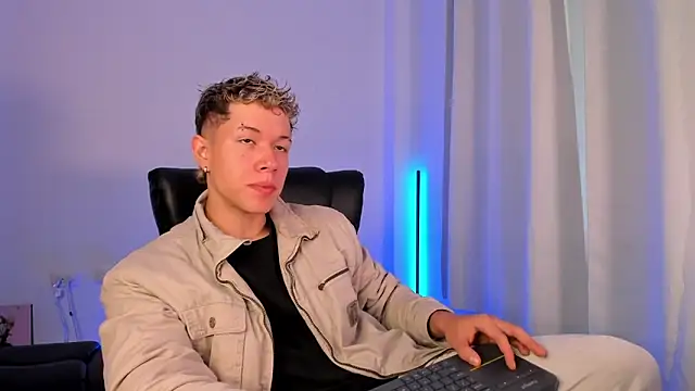 Snapshot of nathan_blake chatting on November 14, 2025, 7:28 pm nathan blake online show from November 14, 2025, 7:28 pm