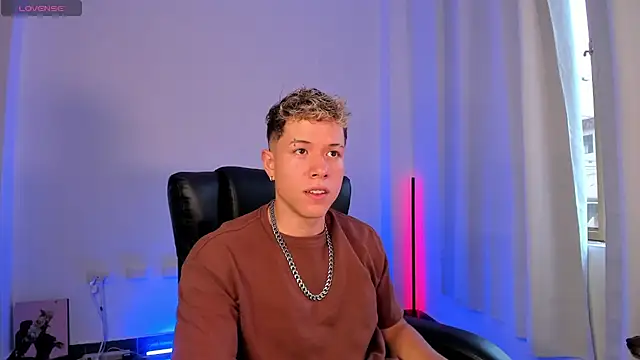 Snapshot of nathan_blake chatting on November 10, 2025, 8:03 pm nathan blake online show from November 10, 2025, 8:03 pm