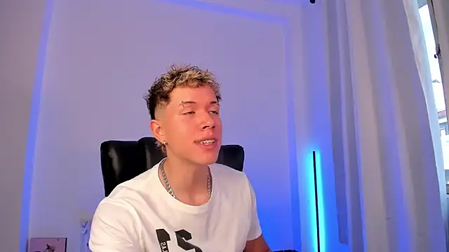 Snapshot of nathan_blake chatting on November 26, 2025, 8:09 pm nathan blake online show from November 26, 2025, 8:09 pm