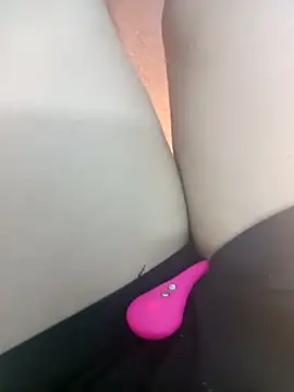 Snapshot of Nana_hd chatting on November 15, 2025, 12:31 pm Nana hd online show from November 15, 2025, 12:31 pm