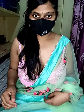 Snapshot of reena502 chatting on October 3, 2025, 5:31 am reena502 online show from October 3, 2025, 5:31 am