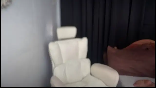 Snapshot of _XXXKittyTingles chatting on November 6, 2025, 4:16 am XXXKittyTingles online show from November 6, 2025, 4:16 am