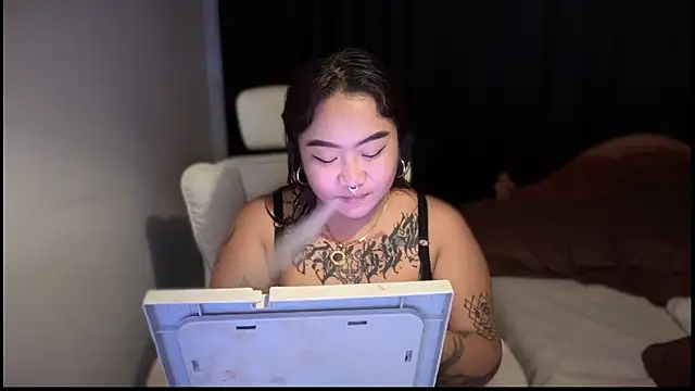 Snapshot of _XXXKittyTingles chatting on December 19, 2025, 5:43 am XXXKittyTingles online show from December 19, 2025, 5:43 am