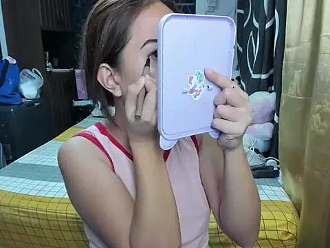 Soft Angel8 online show from November 14, 2025, 1:37 pm