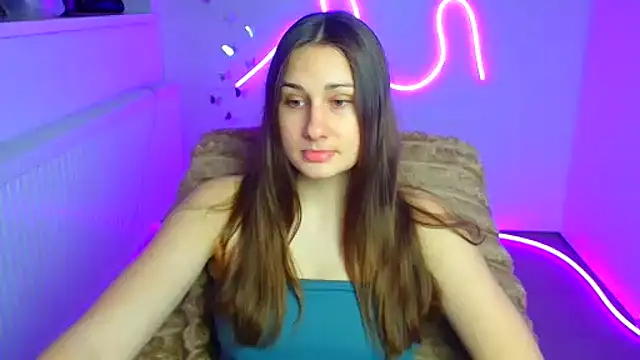 Snapshot of Stefanie_Sweet chatting on April 18, 2026, 5:43 am Stefanie Sweet online show from April 18, 2026, 5:43 am