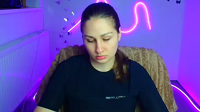 Snapshot of Stefanie_Sweet chatting on April 17, 2026, 5:54 am Stefanie Sweet online show from April 17, 2026, 5:54 am