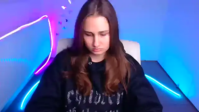 Stefanie Sweet online show from October 24, 2025, 5:28 am