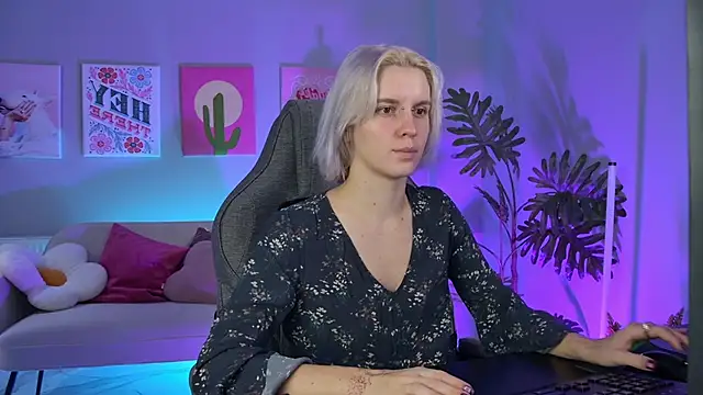 BethanyCloud online show from December 1, 2025, 5:41 am