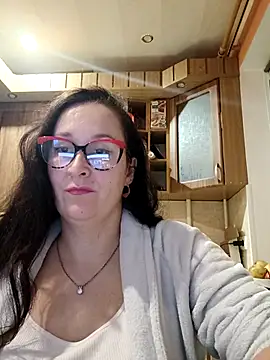 Amandda  online show from October 25, 2025, 4:07 pm