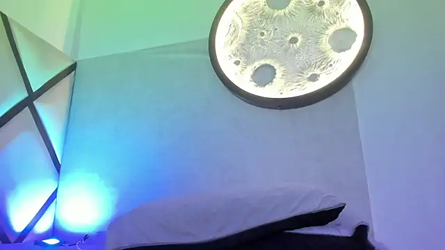 Snapshot of venus-03 chatting on November 30, 2025, 3:57 pm venus-03 online show from November 30, 2025, 3:57 pm