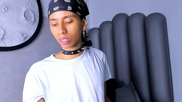 Snapshot of venus-03 chatting on September 23, 2025, 3:24 am venus-03 online show from September 23, 2025, 3:24 am