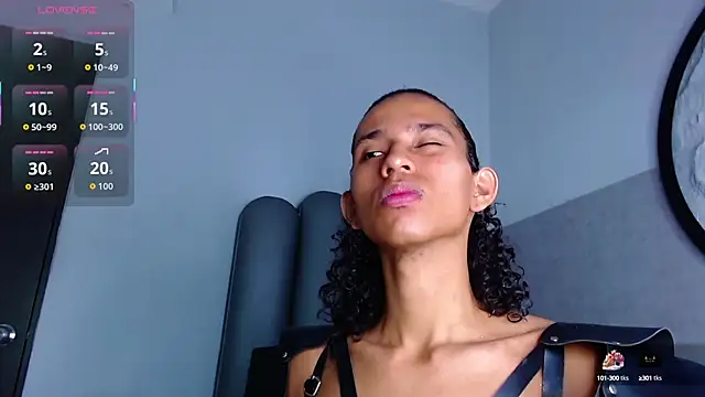 Snapshot of venus-03 chatting on October 14, 2025, 3:51 am venus-03 online show from October 14, 2025, 3:51 am