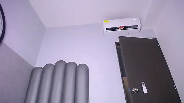 Snapshot of venus-03 chatting on September 11, 2025, 3:28 am venus-03 online show from September 11, 2025, 3:28 am